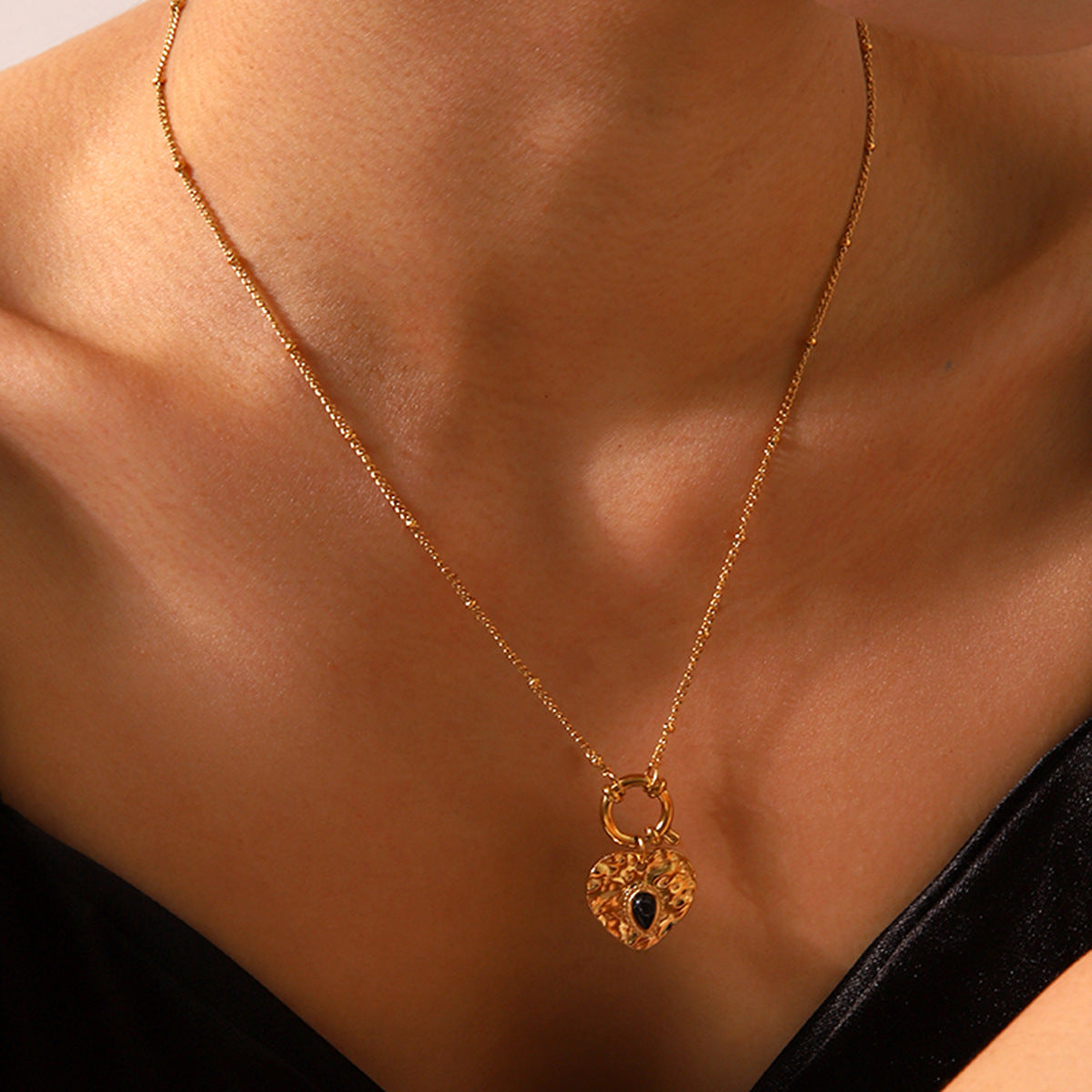 Collier Pendentif Cœur – Acier Titane Hypoallergénique Doré - SADJÉ