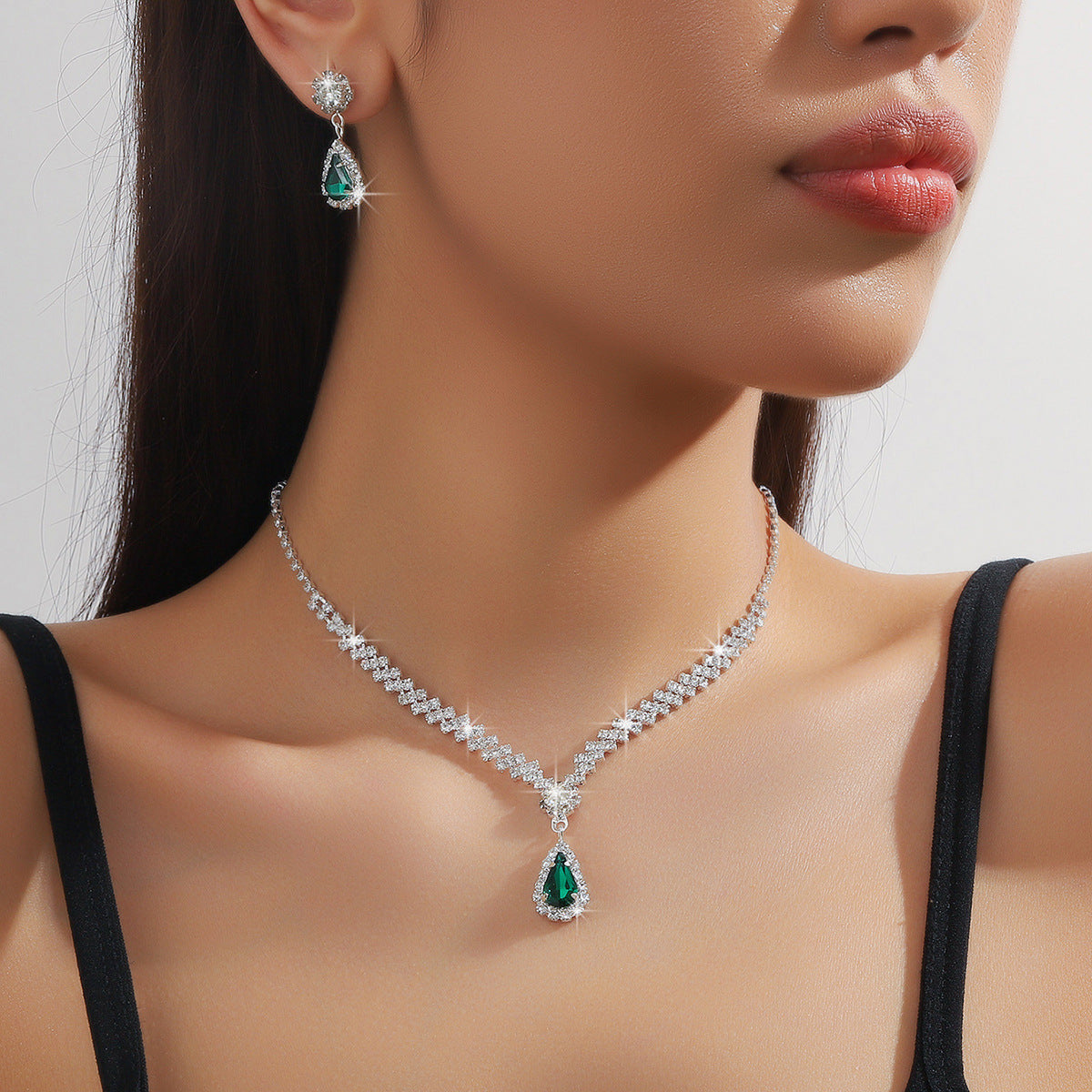 Parure Bijoux Gouttes d'Eau - Collier et Boucles d'Oreilles Strass 35g - SADJÉ