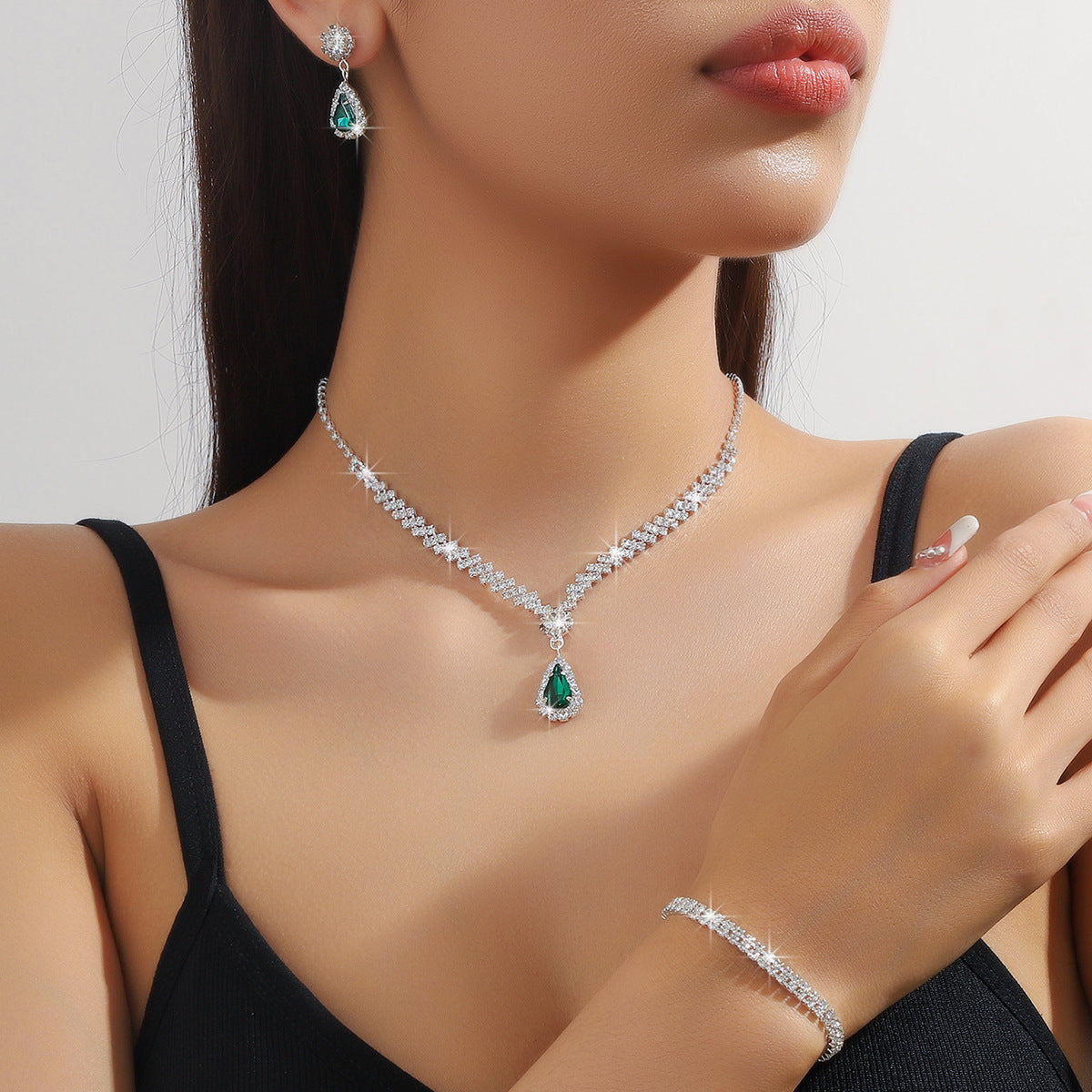 Parure Bijoux Gouttes d'Eau - Collier et Boucles d'Oreilles Strass 35g - SADJÉ