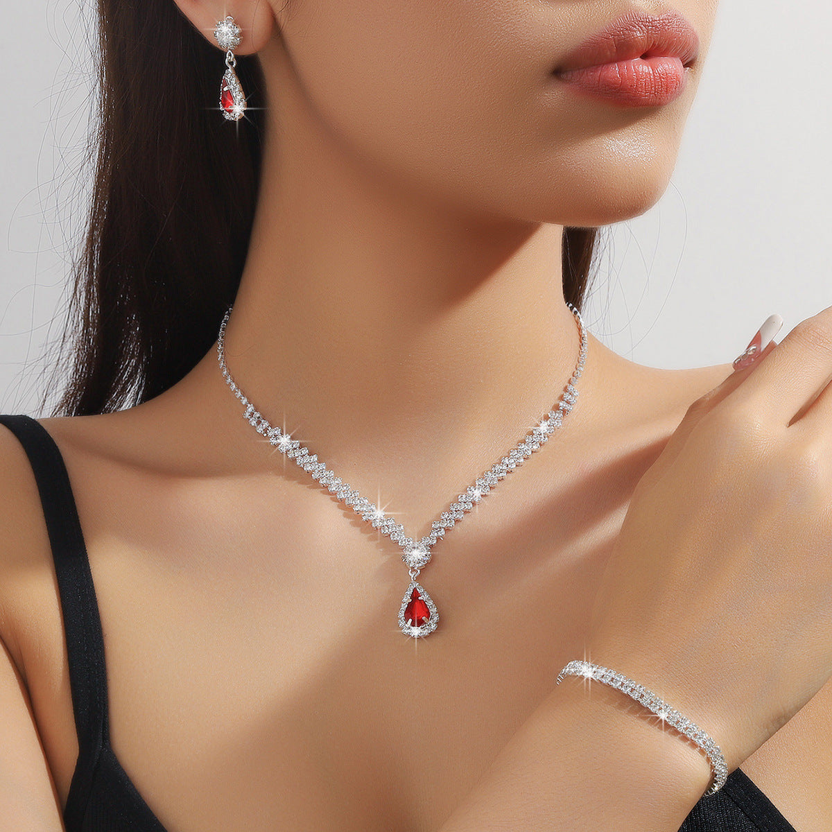 Parure Bijoux Gouttes d'Eau - Collier et Boucles d'Oreilles Strass 35g - SADJÉ